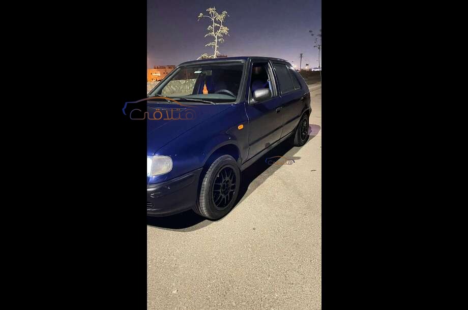 Felicia Skoda الأزرق الداكن