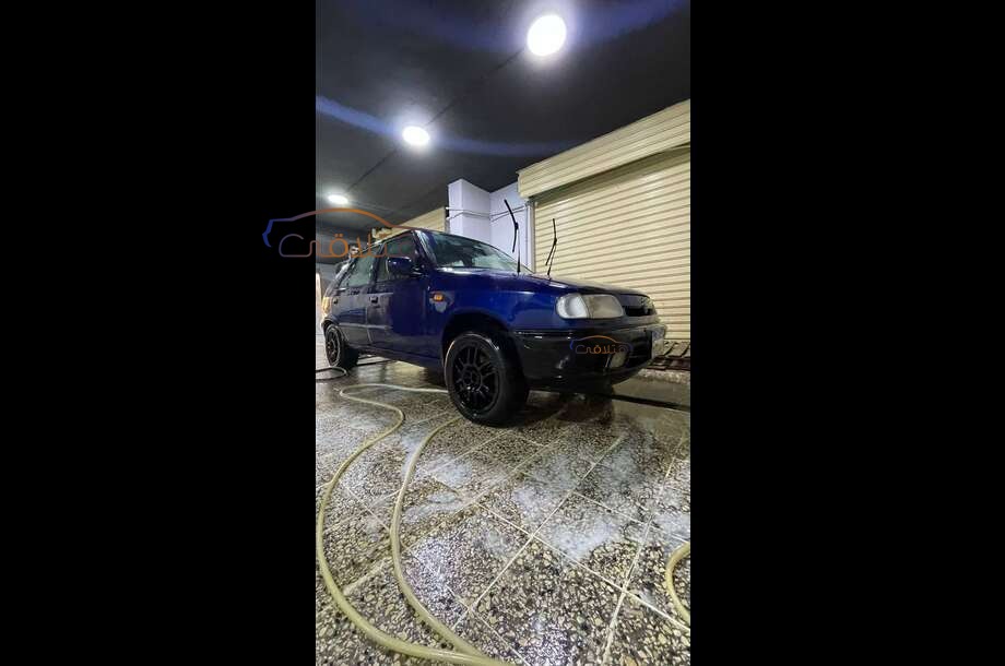 Felicia Skoda الأزرق الداكن