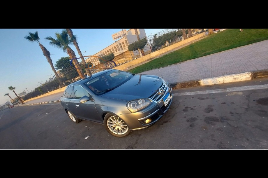 Jetta Volkswagen فضي