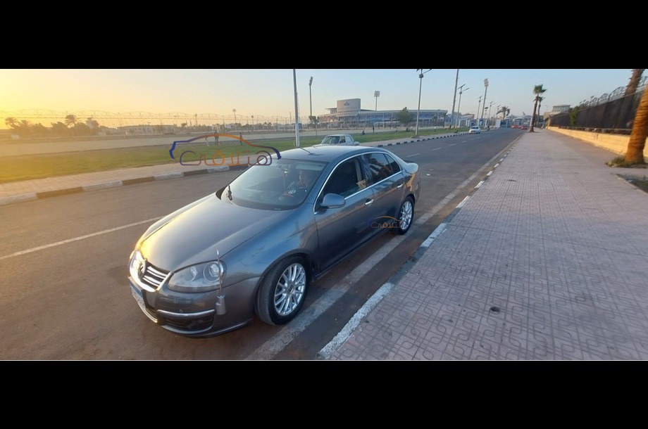 Jetta Volkswagen فضي