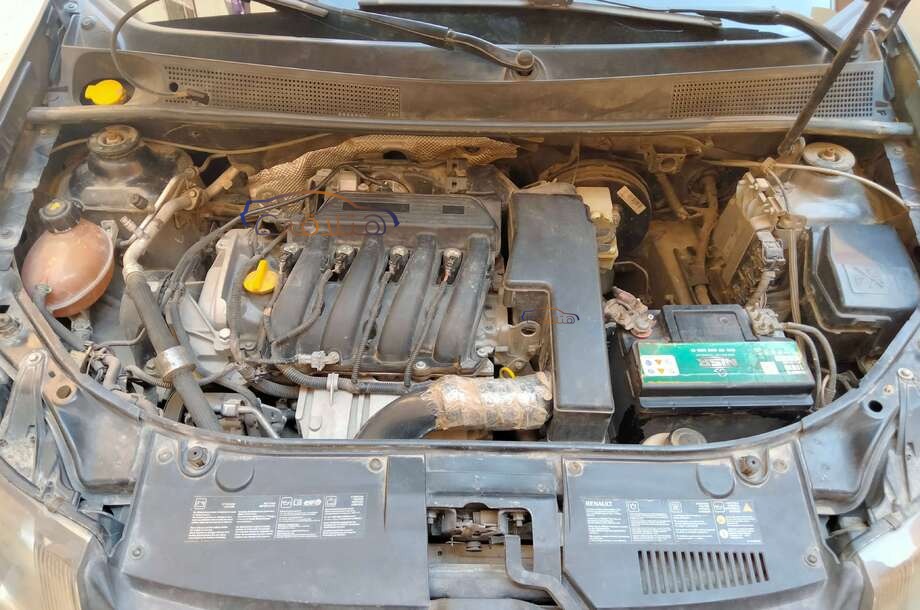 Logan Renault أسود