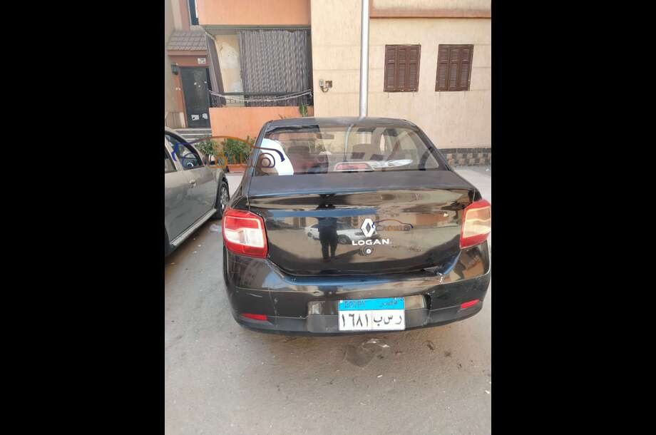 Logan Renault أسود