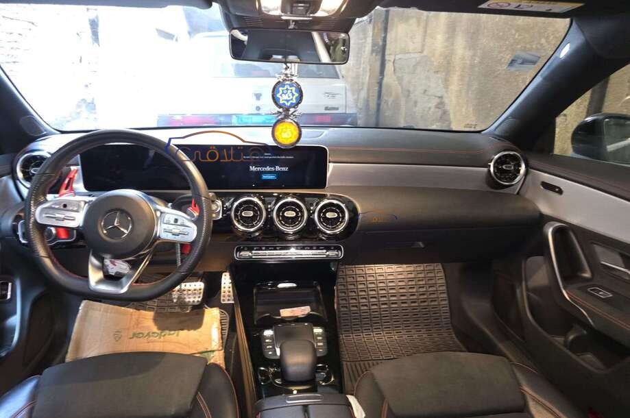 CLA 180 Mercedes رمادي