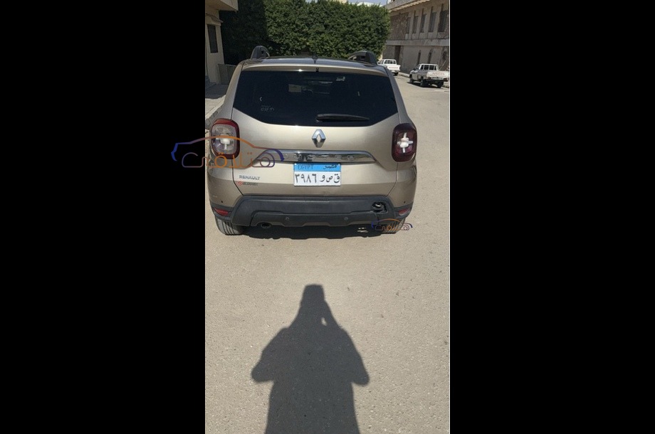 Duster Renault برونزي