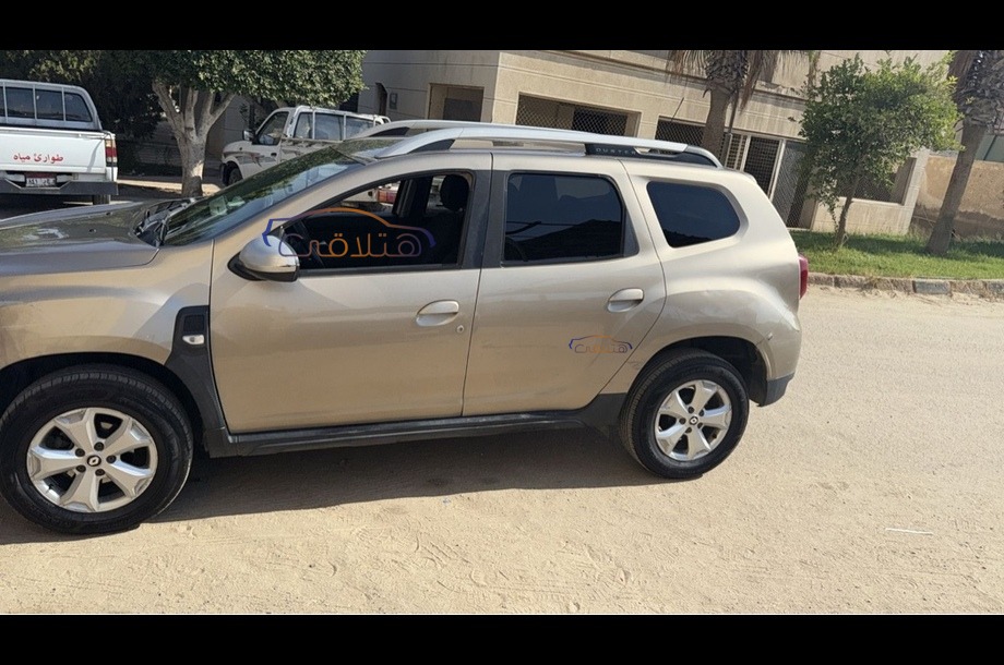 Duster Renault برونزي