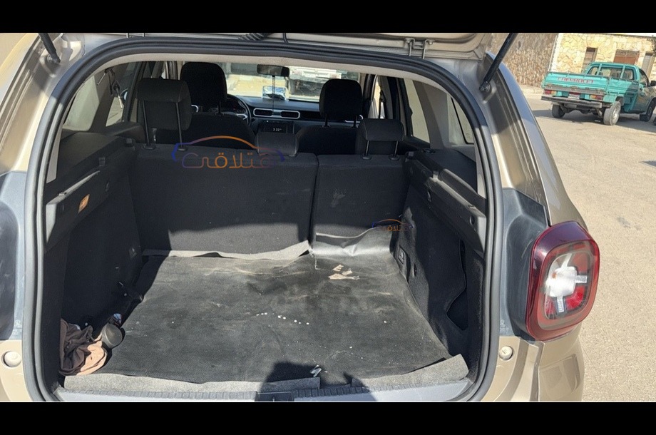 Duster Renault برونزي