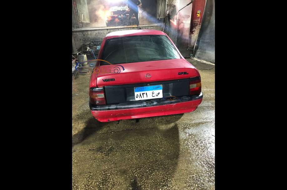 Vectra Opel احمر