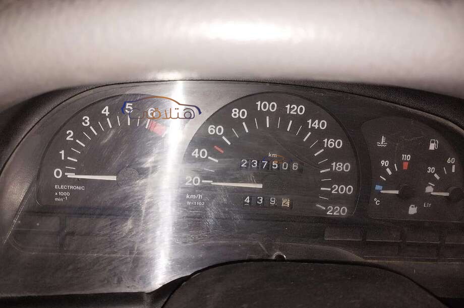 Vectra Opel احمر