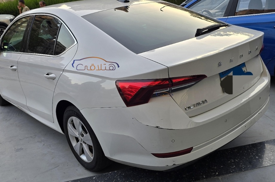 Octavia A8 Skoda أبيض