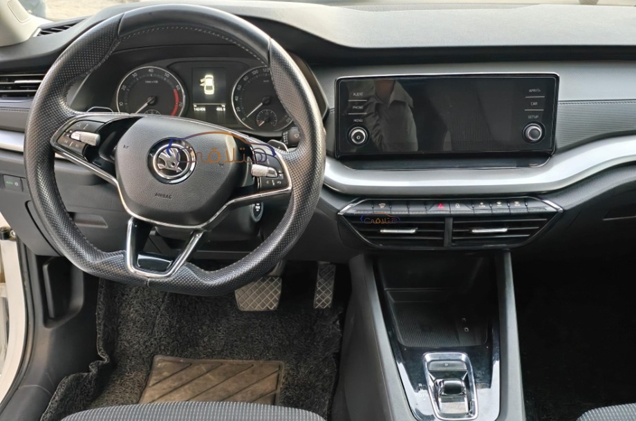 Octavia A8 Skoda أبيض