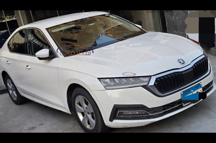 Octavia A8 Skoda أبيض