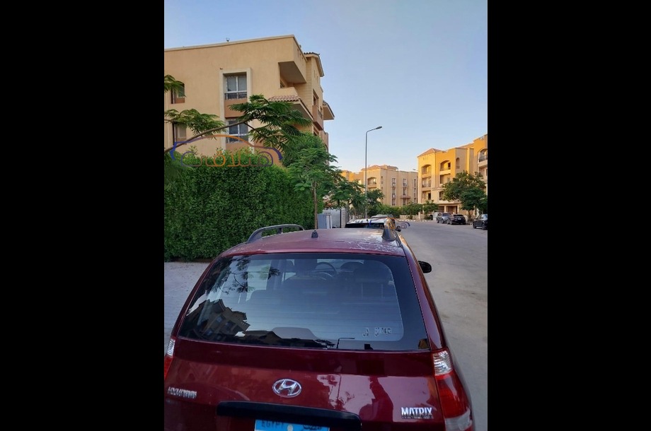 Matrix Hyundai Dark red