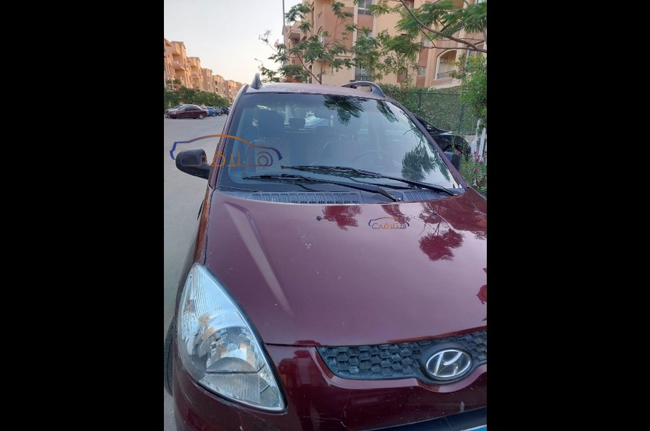 Matrix Hyundai Dark red