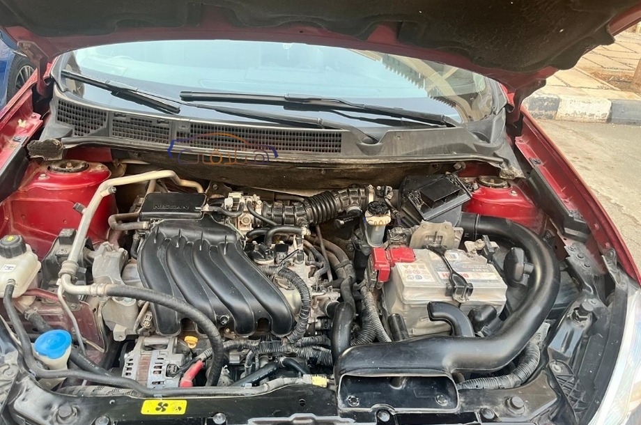 Qashqai Nissan احمر