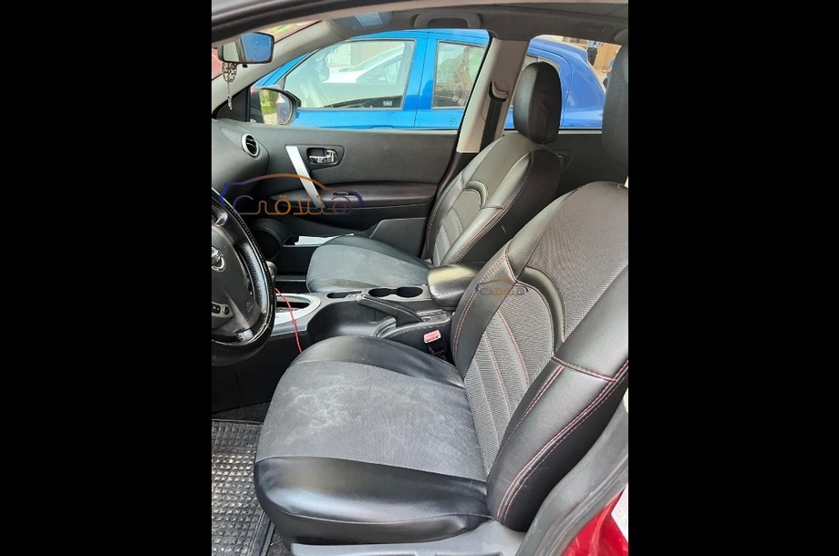 Qashqai Nissan احمر