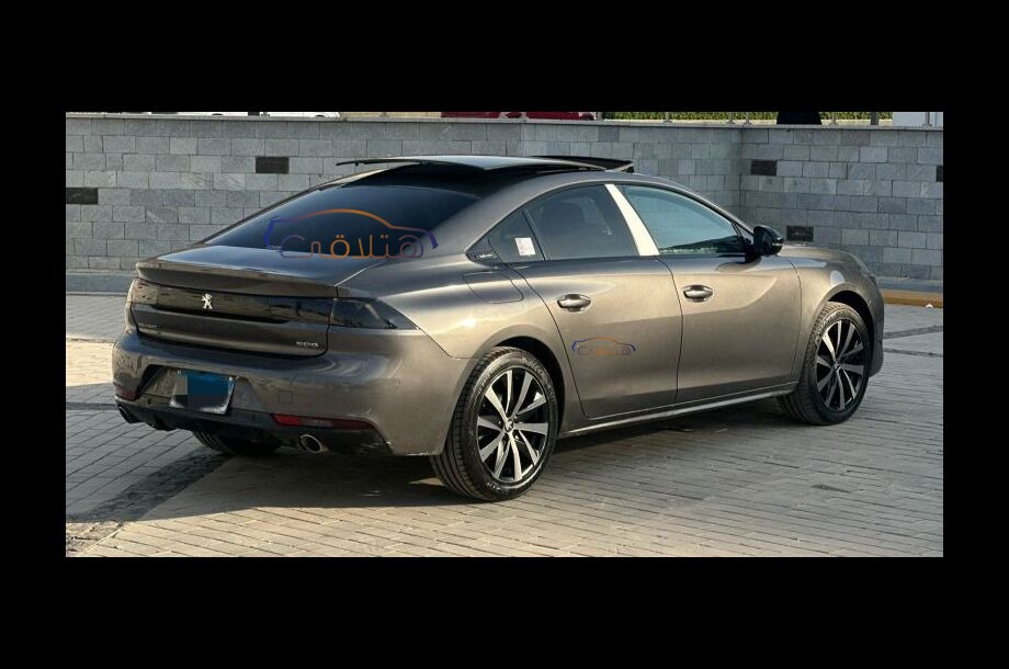 508 Peugeot رمادي