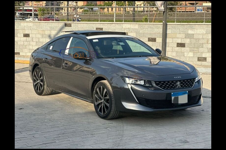 508 Peugeot رمادي
