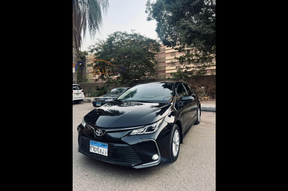 Corolla Toyota أسود
