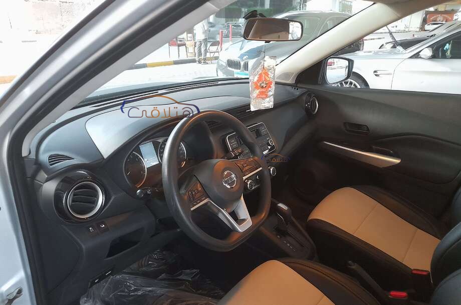 Qashqai Nissan فضي
