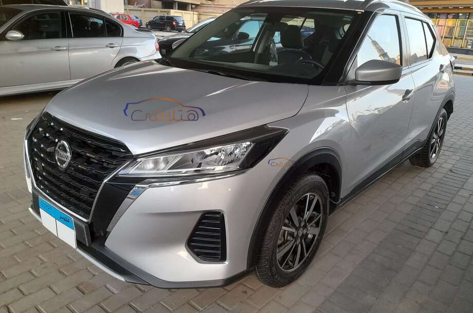 Qashqai Nissan فضي