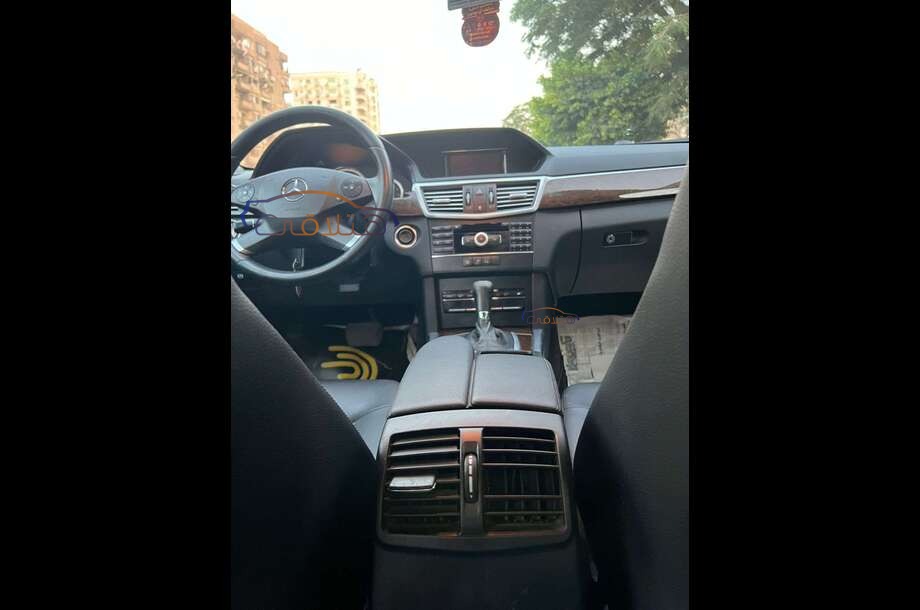 E 250 Mercedes فضي