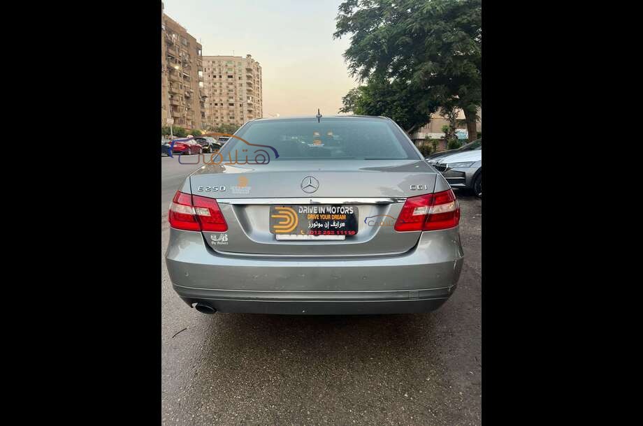 E 250 Mercedes فضي