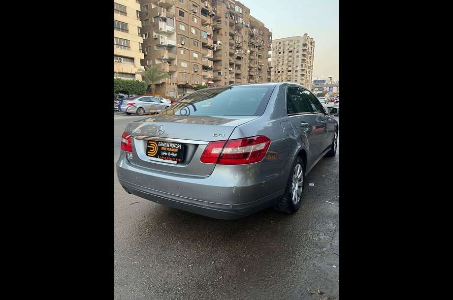 E 250 Mercedes فضي