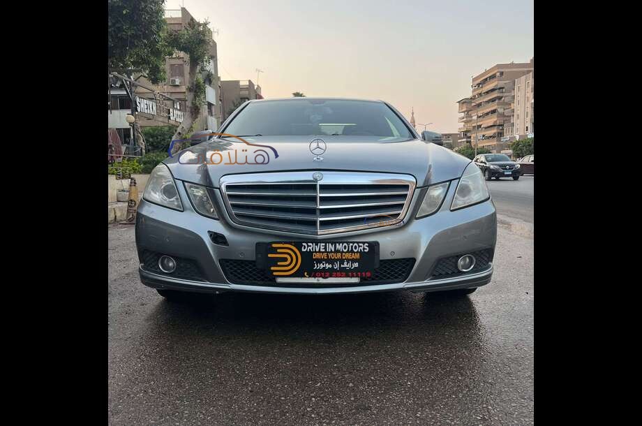 E 250 Mercedes فضي
