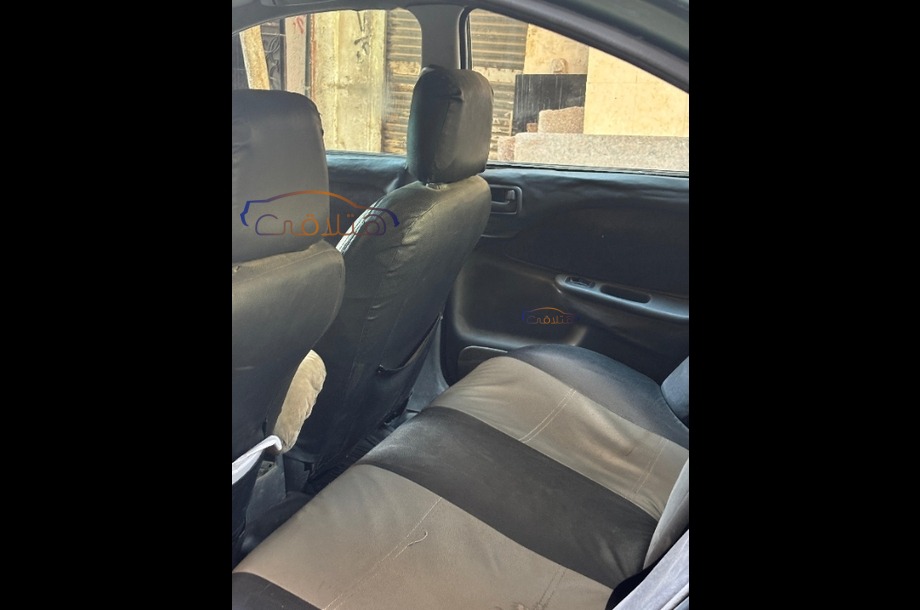 Corona Toyota أخضر