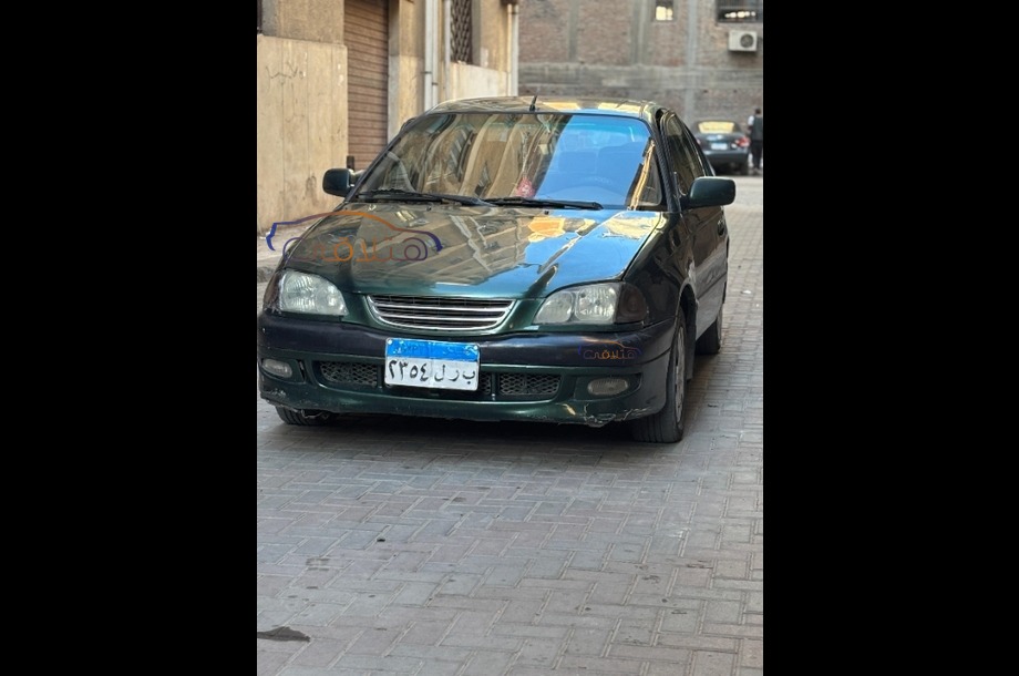 Corona Toyota أخضر