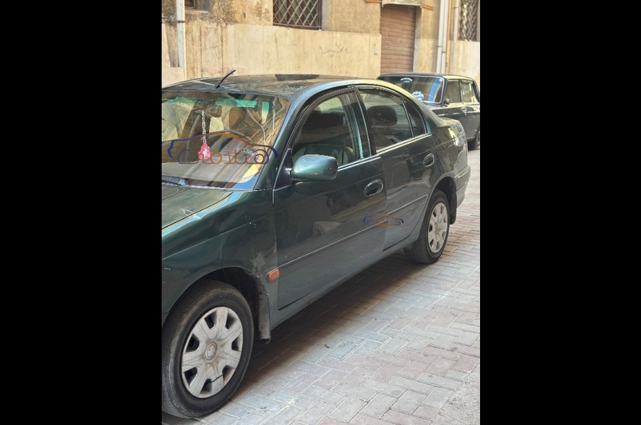 Corona Toyota أخضر