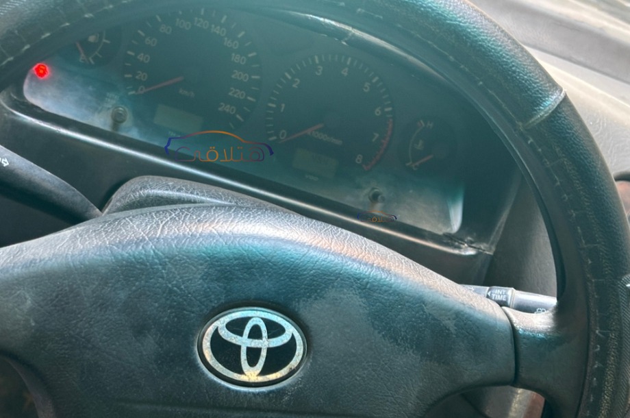 Corona Toyota أخضر