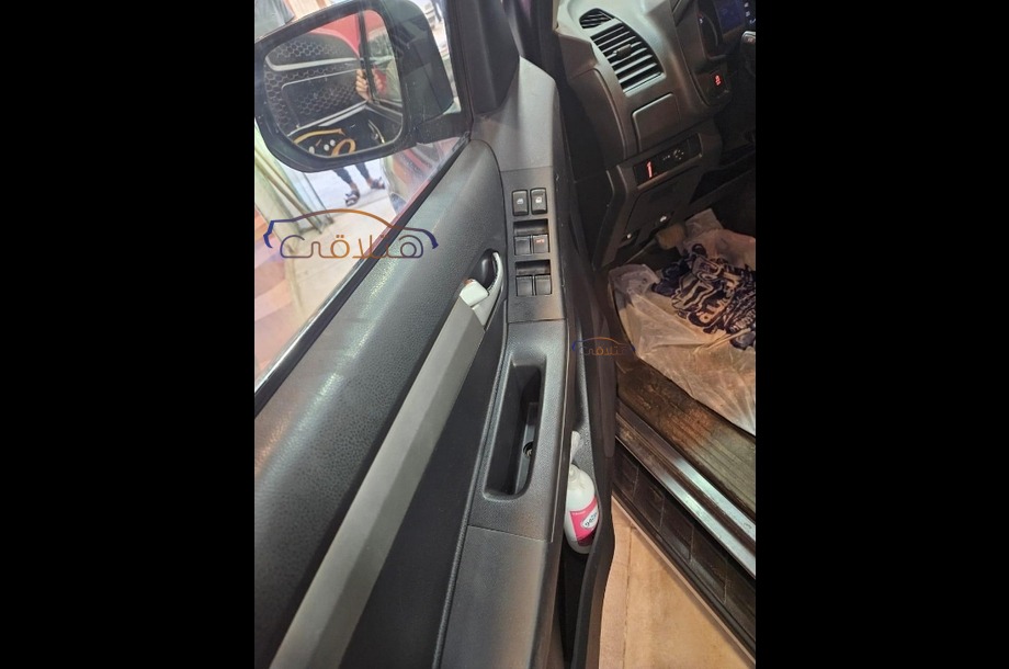 D max Isuzu رمادي