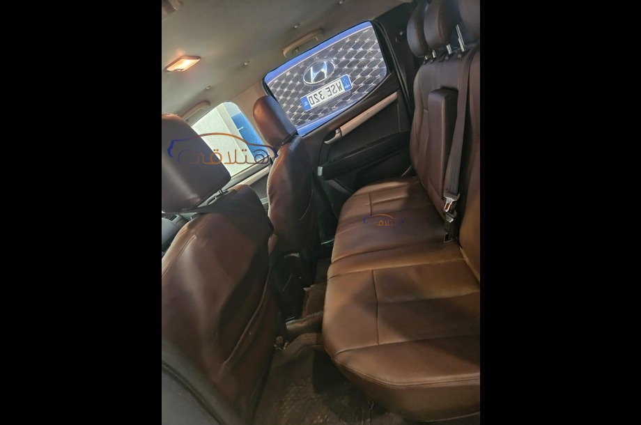 D max Isuzu رمادي