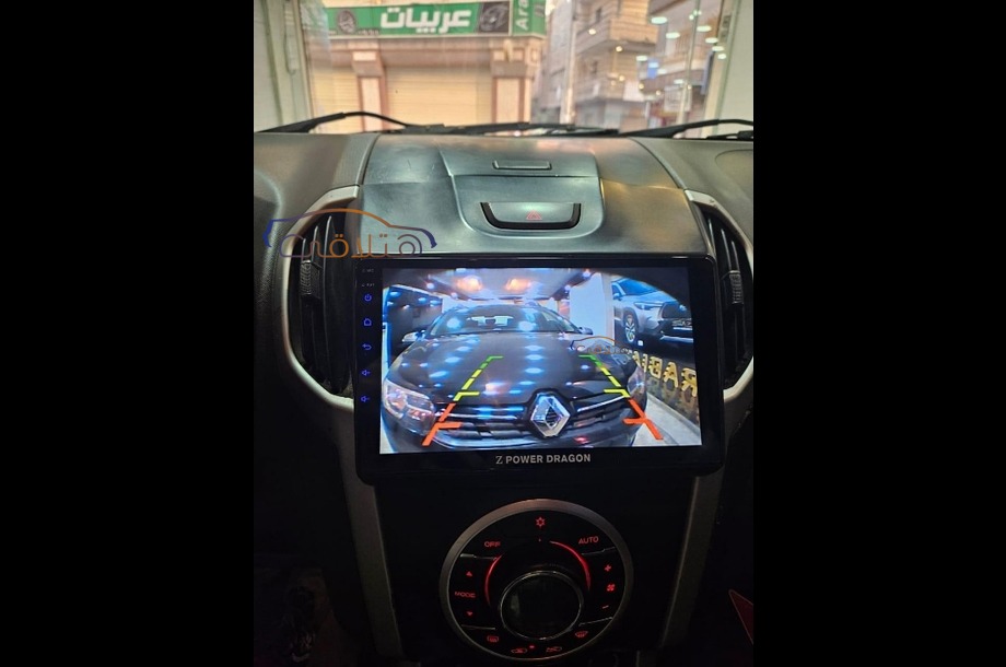 D max Isuzu رمادي