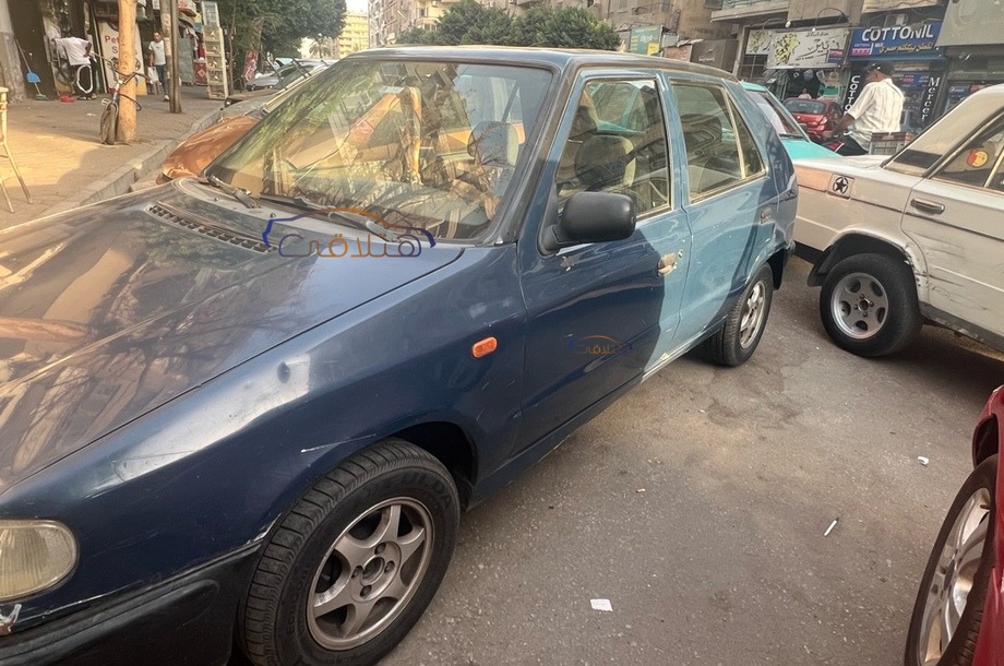 Felicia Skoda أزرق