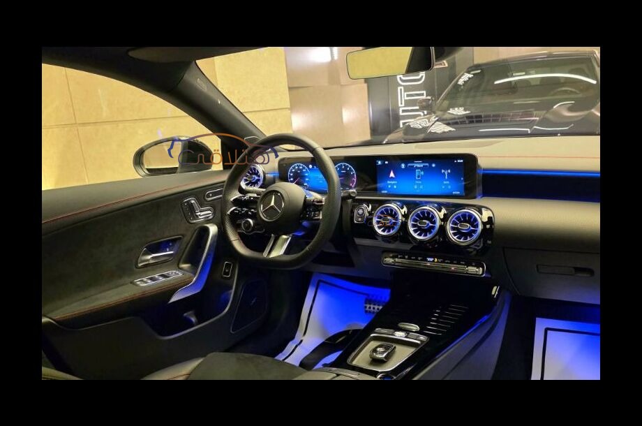 CLA 200 Mercedes أبيض