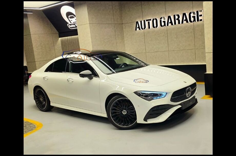 CLA 200 Mercedes أبيض