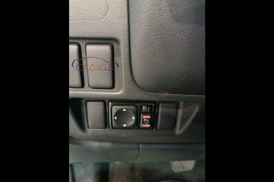 Sunny Nissan رمادي