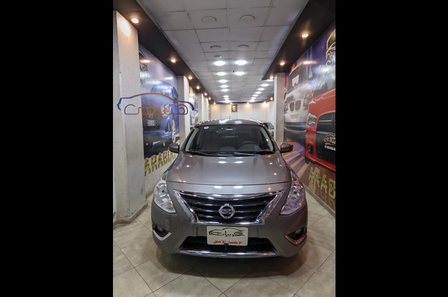 Sunny Nissan رمادي