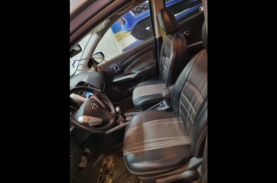 Sunny Nissan رمادي