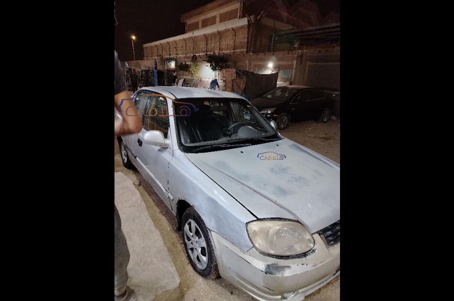 Verna Hyundai فضي