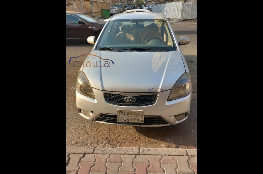 Rio Kia فضي