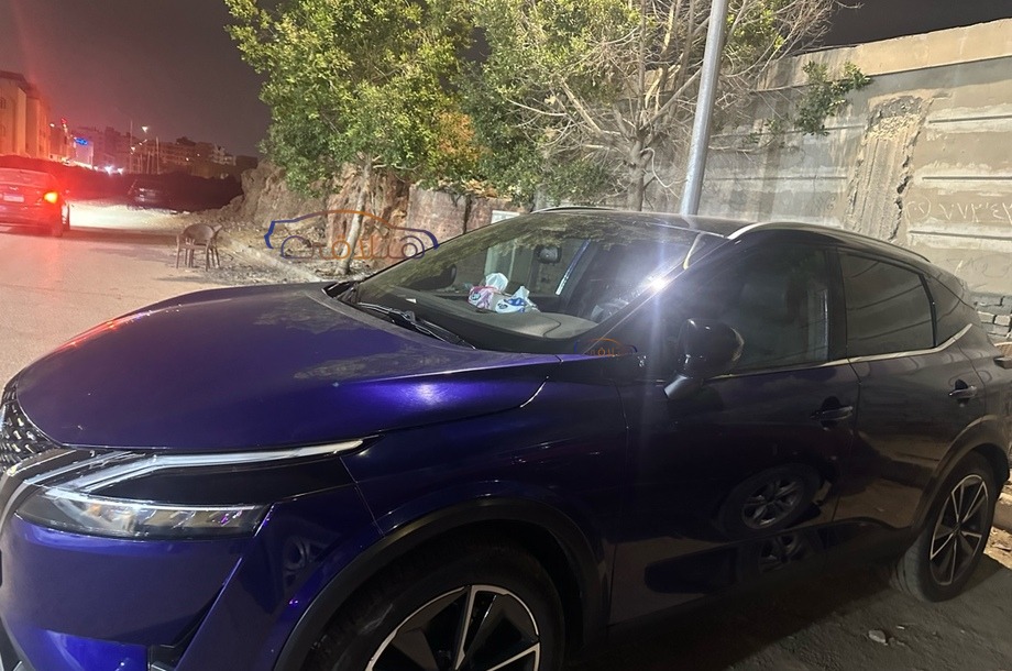 Qashqai Nissan الأزرق الداكن