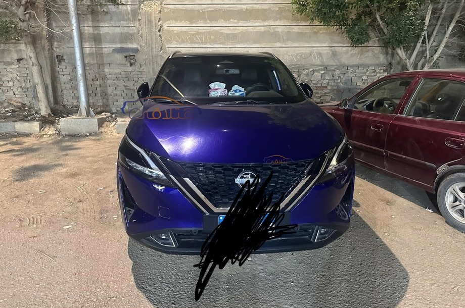 Qashqai Nissan الأزرق الداكن