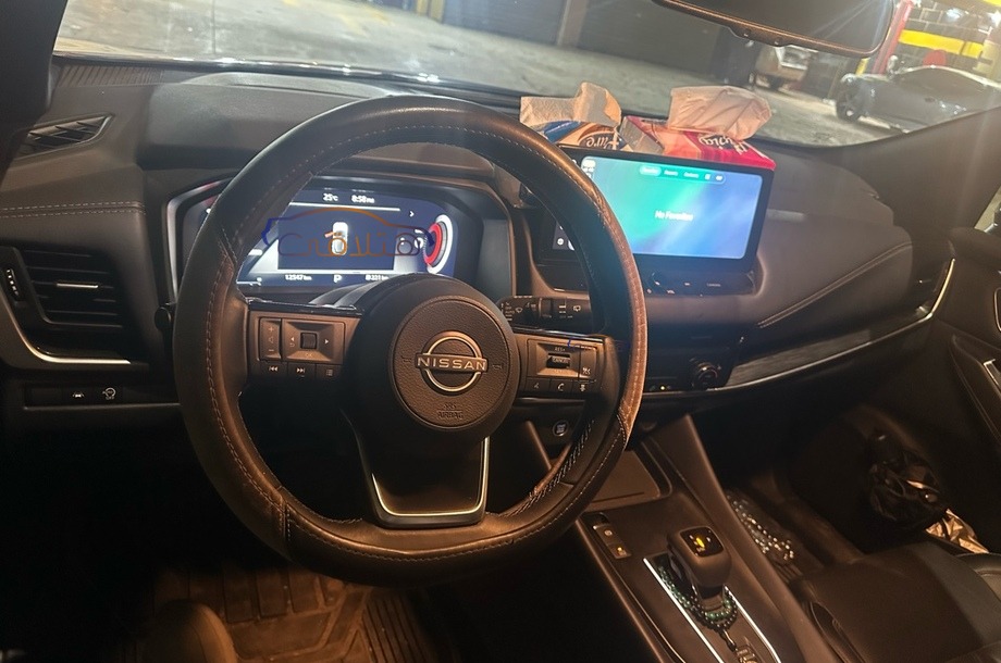 Qashqai Nissan الأزرق الداكن