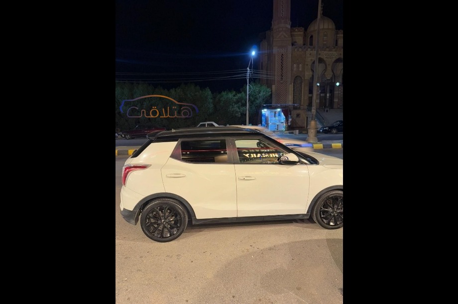 Tivoli Ssang Yong أبيض