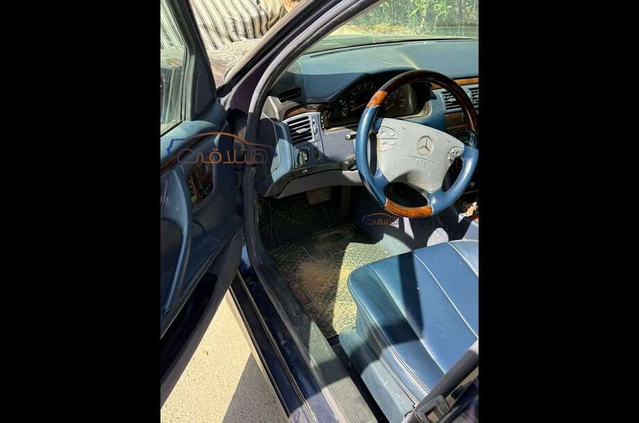 200 Mercedes Dark blue