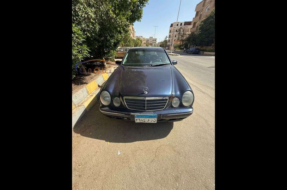 200 Mercedes Dark blue