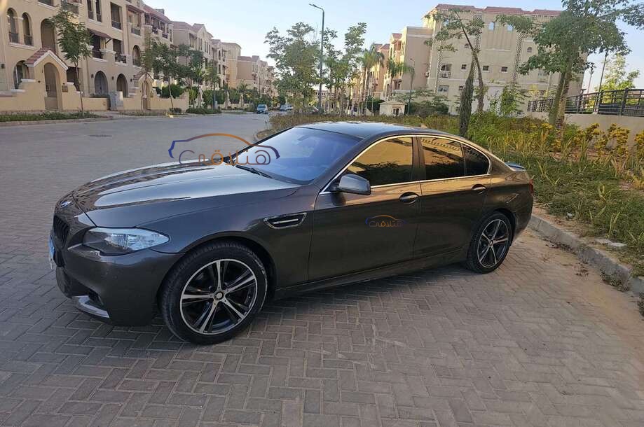 528 BMW بني
